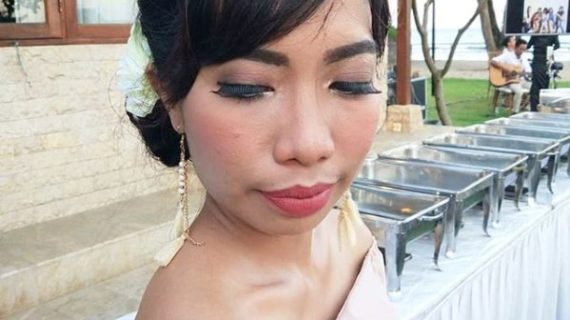 Professional Makeup Artist Bali 0812-9000-7363