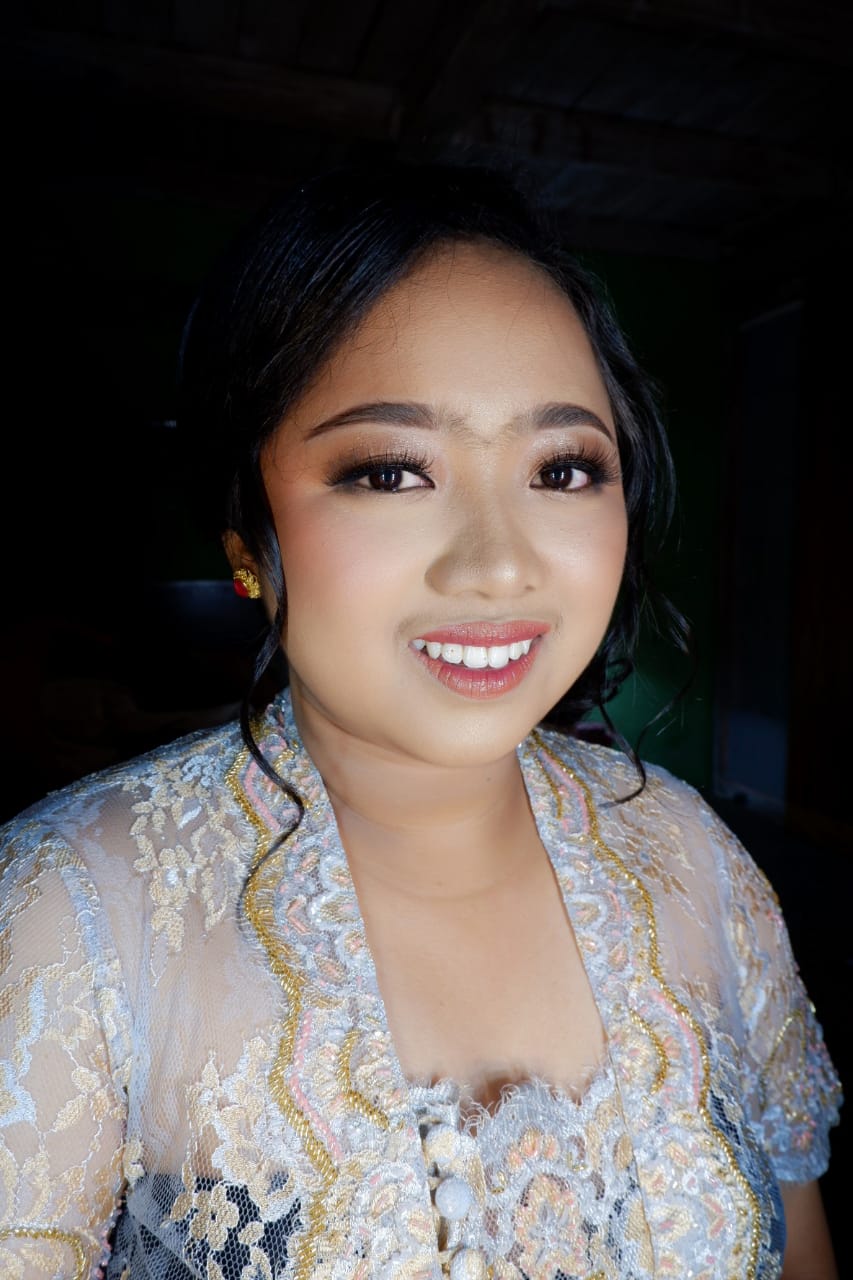 Harga Makeup Artist untuk wisuda di Denpasar Bali